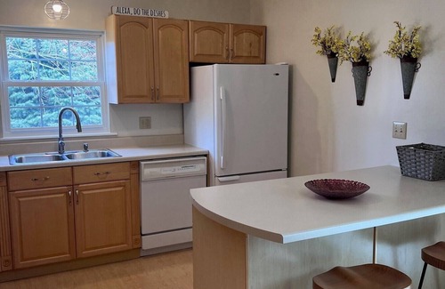 Thompsonville House | Top-Rated Stay at FORE Seasons with Pool & Spa Amenities