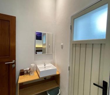 Karimunjava Hotel | Discover Family-Friendly Comfort at Summer Inn Karimunjawa