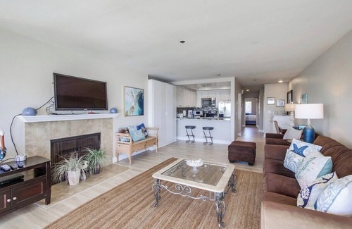 Crown Point Condo | Experience Bay Views & Modern Comforts at Ginny's Riviera Villa