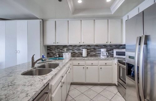 Crown Point Condo | Experience Bay Views & Modern Comforts at Ginny's Riviera Villa
