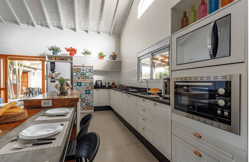 Palhoca House | Summer Light House - Heated Pool at Pinheira
