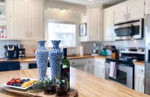 Beaver Shores House | SuMMER NoW OpeN+Beaver Lake Views+Hot Tub