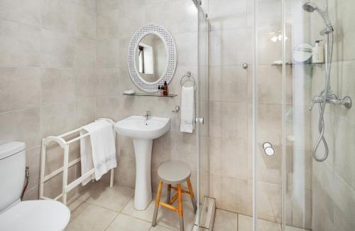 Port Edward House | Budget-Friendly Retreat at Summer Place Guest House