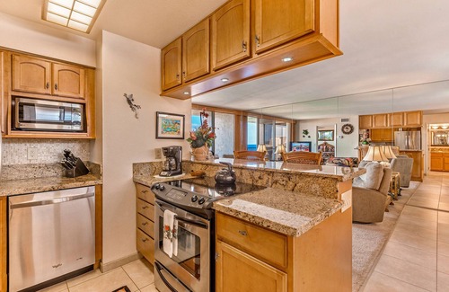 Kahana Condo | Unforgettable Ocean Front Condo with Spa & Pool Access