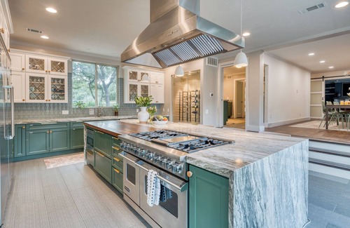 West Oak Hill House | Summer Sale | El Dorado Estate by AvantStay | 2-Acre Escape w/Pool, Playground