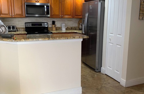 Hudson Condo | Seaside Oasis: 5-Star Rated Corner Unit with Gulf Views