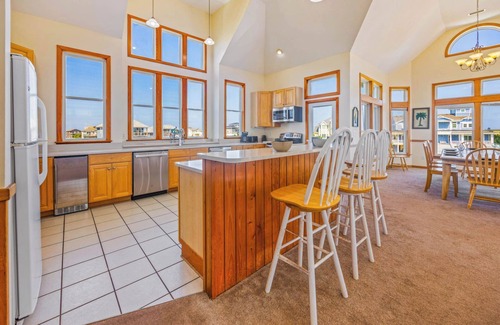 Ocean Isle Estates House | Dog-Friendly Oceanfront Retreat with Pool & Hot Tub