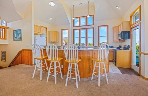 Ocean Isle Estates House | Dog-Friendly Oceanfront Retreat with Pool & Hot Tub