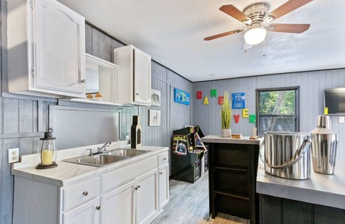 Converse House | Book Your Summer Escape at Bridgit Dr. - Rated 8.6/10!