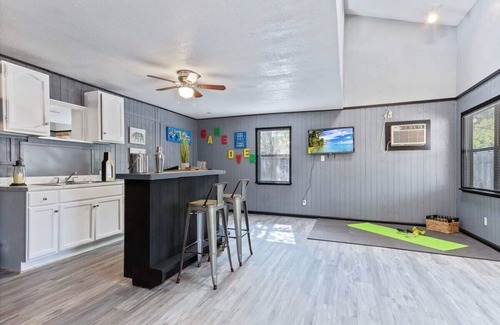 Converse House | Book Your Summer Escape at Bridgit Dr. - Rated 8.6/10!