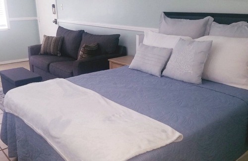 Wildwood Hotel | Cozy Summer Studio Steps from Beach with Free Treats