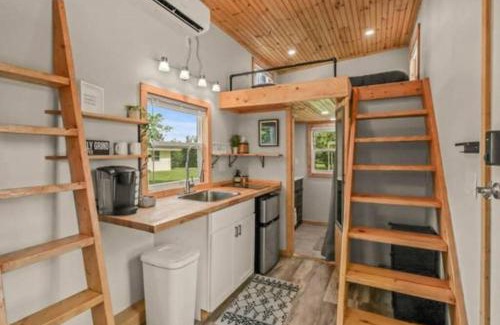 Hunt Club Apartment | Pet-Friendly Summer Tiny House with Top Guest Reviews