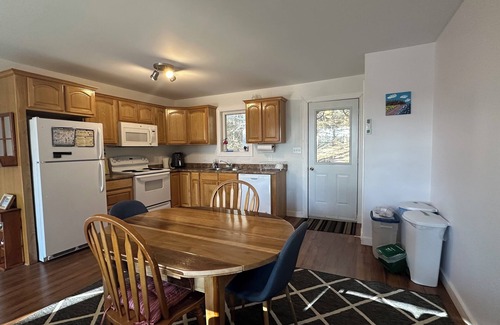 Stanley Bridge Cottage | Summer Twilight Cottage | Peaceful 2BR Retreat with Office, Deck & Firepit