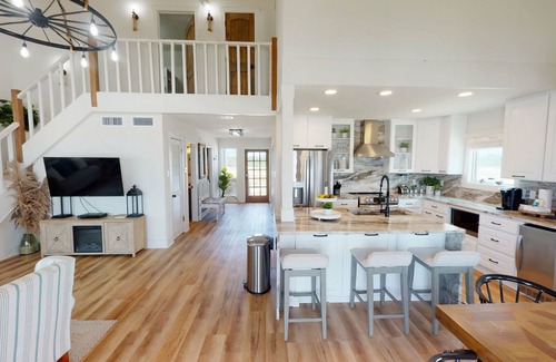 Southpointe House | Discover HGTV Featured Hotel with Ocean Views & Pet-Friendly Stays