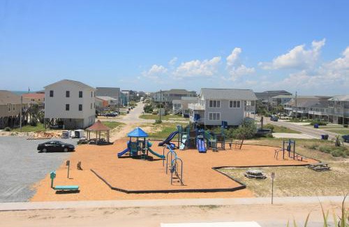 Surf City House | Discover Summer Winds 215 - Pet Friendly with Pool Access