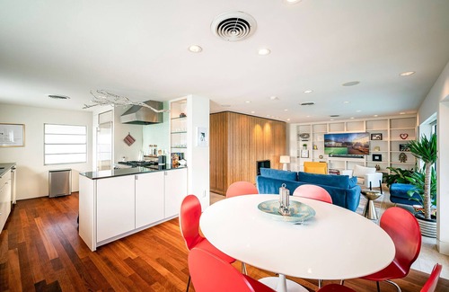 Lazybrook/Timbergrove House | Relaxing Retreat: Pool, Jacuzzi & Outdoor Cinema Awaits!