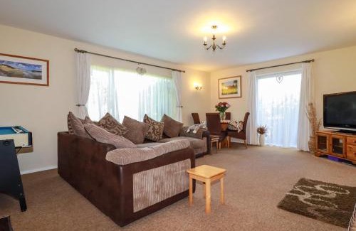 Gorran Haven House | Cozy Summerfield Cottage: Pet & Child Friendly Retreat