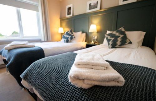 Youghal Bed & Breakfast | Experience Summerfield Lodge B&B with Oceanfront Views