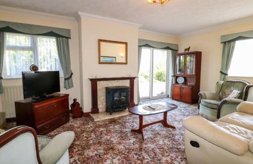 Uttoxeter House | Impressive Summerfields Hotel: 4-Star Stay for Families