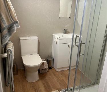 Horton Apartment | Experience Summerfields Lodge: Pet & Child Friendly Retreat