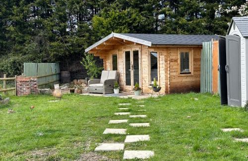 Horton Apartment | Experience Summerfields Lodge: Pet & Child Friendly Retreat
