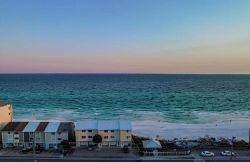Miramar Beach House | Summerhaven 4: Oceanfront Retreat with Impressive Reviews