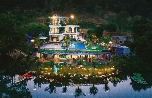 Soc Son Villa | Relaxing Summerly Villa Dong Do with Private Pool & Breakfast