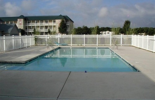 Lewes Condo | Experience Summerlyn Condo: Oceanfront Relaxation Awaits