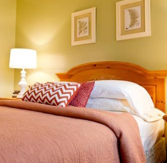 Ludington Hotel | Adults-Only Retreat at Summers Inn Ludington - Rated 8.8/10
