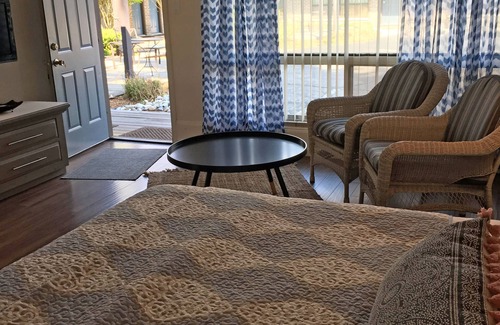 Ludington Hotel | Exceptional Summers Inn: Guest Rated 9.6 with Breakfast
