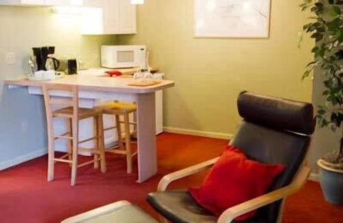 Ludington Hotel | Exceptional Summers Inn: Guest Rated 9.6 with Breakfast