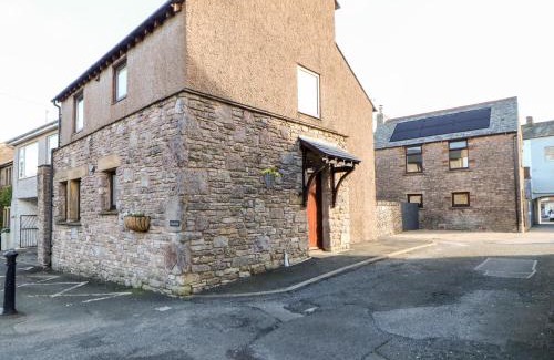 Kirkby Stephen House | Exceptional Summerseat: Family-Friendly Retreat, Rated 9.8