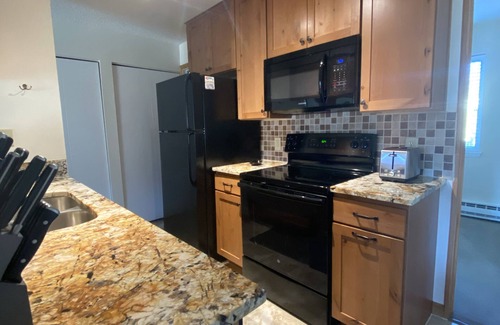 Summit Cove Condo | Guest Rated: Summit County Mountain View Condo with Spa
