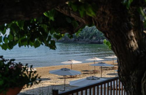 Gaeta Hotel | Seaside Relaxation at Summit Hotel - 4-Star Guest Favorite