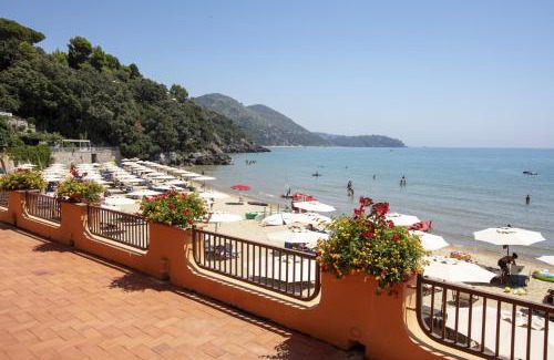 Gaeta Hotel | Seaside Relaxation at Summit Hotel - 4-Star Guest Favorite