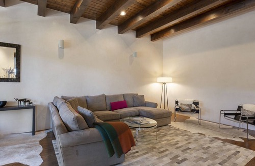 North Hills House | Summit House: 4bed+Closest to Ski SF+2min walk to 10K Waves