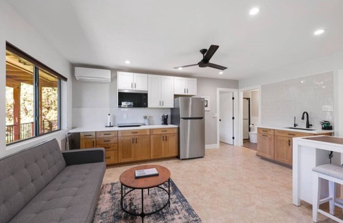 Prescott House | Discover New Summit Lodge: Pet-Friendly with Full Baths