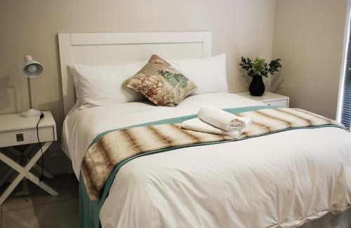 Beacon Bay House | Oceanfront Summit Place: Family-Friendly with Pool & Breakfast