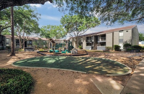 Angleton Apartment | Discover Summit Property: Family & Pet-Friendly Retreat