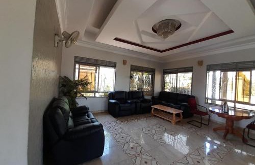 Kibale Hotel | Summit Resort Hotel Kamwenge