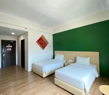 Pegawai Hotel | Welcoming Summit Signature Hotel Batu Pahat with Breakfast