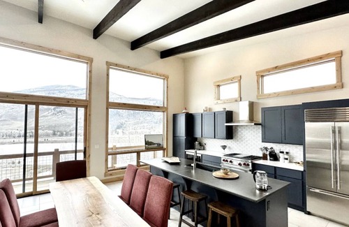Silverthorne House | Elevated Retreat at Summit Sky Ranch with Spa & Lake Views