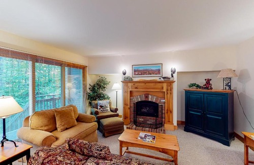 North Troy Apartment | Delightful Summit Solitude: Family-Friendly Getaway Awaits