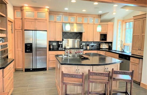 The Reserve Ski Chalet | Gourmet Kitchen Theater Suite with Ensuite Bedrooms