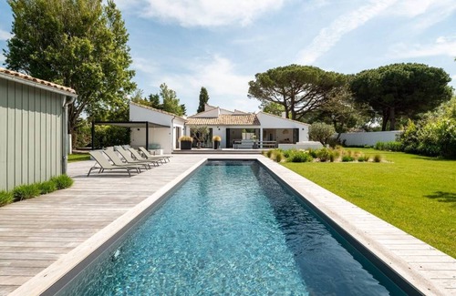 Les Portes-en-Re House | Sumptuous architect-designed villa with 15-metre swimming pool