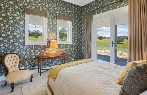 Tarraganda House | Sumptuous Holiday Home on 6 acre property - 15 mins to beach