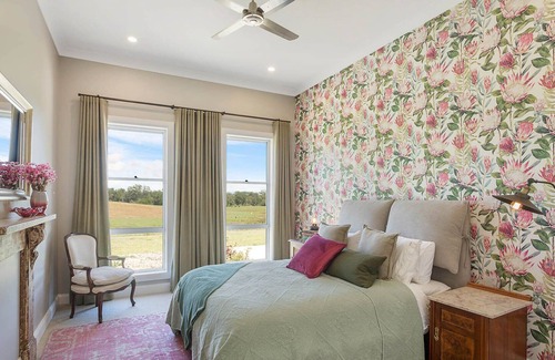 Tarraganda House | Sumptuous Holiday Home on 6 acre property - 15 mins to beach