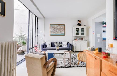 Epinettes Apartment | Elegant House with Patio - 4-Star Family-Friendly Retreat
