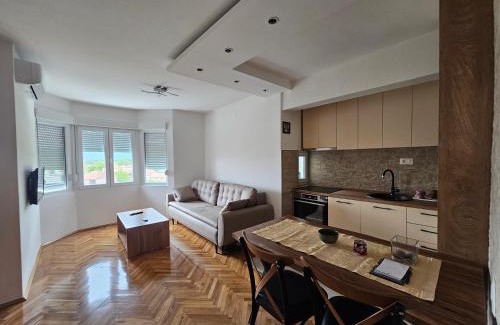 Niksic Apartment | Family-Friendly Stay at Sunčani Apartman - Rated 10/10