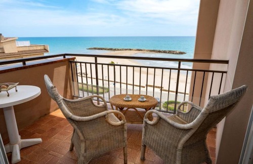 Cunit Apartment | Beachfront Bliss at Sun and Beach by Interhome, Rated 9.4